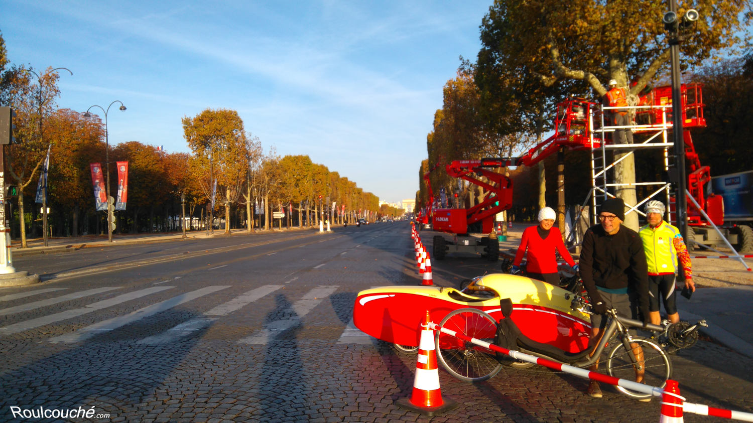 Départ de Paris en vélomobile Quatrevelo et vélos couchés