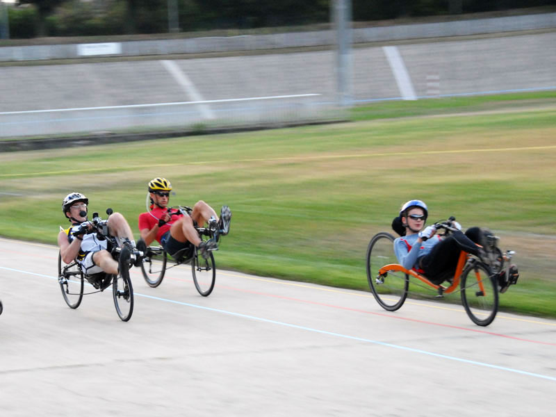 Journée d'entrainement à la Cipale pour les vélos couchés.